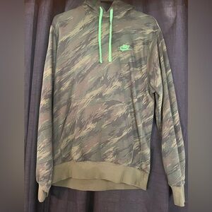 Nike Sportswear Camo Pullover Hoodie Size Men’s Large Tall Color Green &…